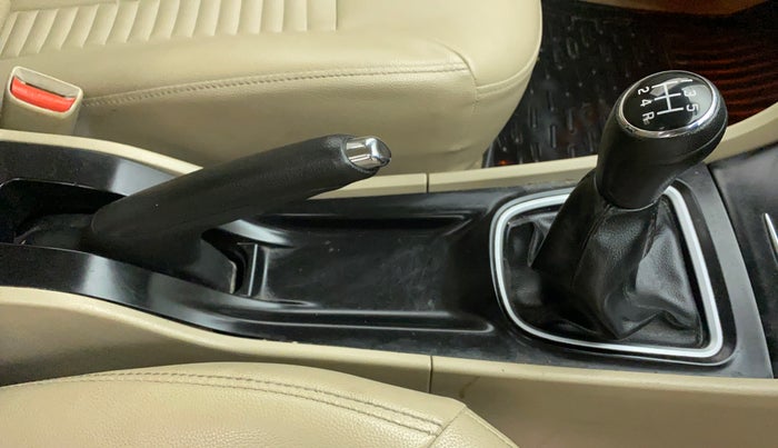 2014 Maruti Ciaz ZXI, Petrol, Manual, 86,736 km, Gear Lever