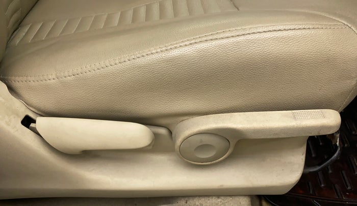 2014 Maruti Ciaz ZXI, Petrol, Manual, 86,736 km, Driver Side Adjustment Panel