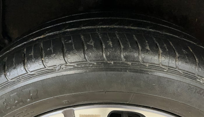 2021 Hyundai AURA SX 1.2, Petrol, Manual, 41,062 km, Right Rear Tyre Tread