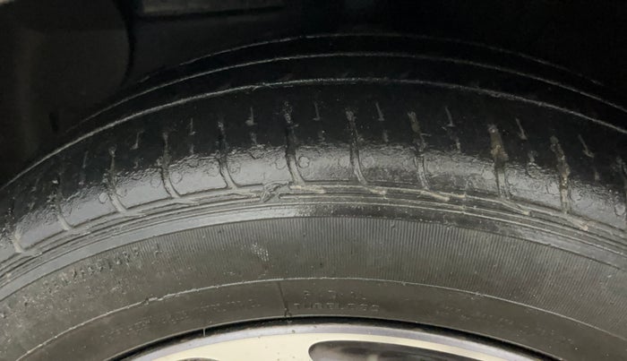 2021 Hyundai AURA SX 1.2, Petrol, Manual, 41,062 km, Left Front Tyre Tread