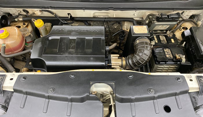 2016 Mahindra Kuv100 K8 6 STR, Petrol, Manual, 28,850 km, Open Bonet