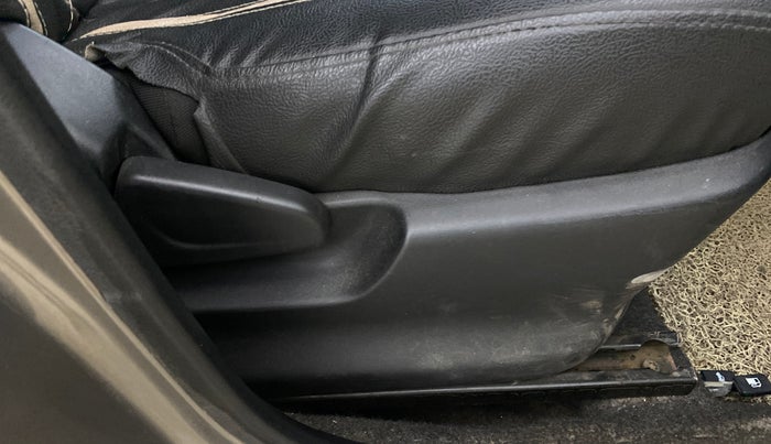 2018 Datsun Redi Go S 1.0 AMT, Petrol, Automatic, 56,381 km, Driver Side Adjustment Panel