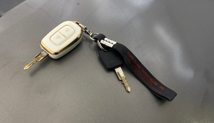 2018 Datsun Redi Go S 1.0 AMT, Petrol, Automatic, 56,381 km, Key Close Up