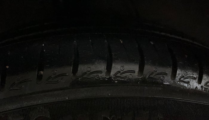 2023 Hyundai GRAND I10 NIOS SPORTZ 1.2 KAPPA VTVT, CNG, Manual, 14,226 km, Right Rear Tyre Tread