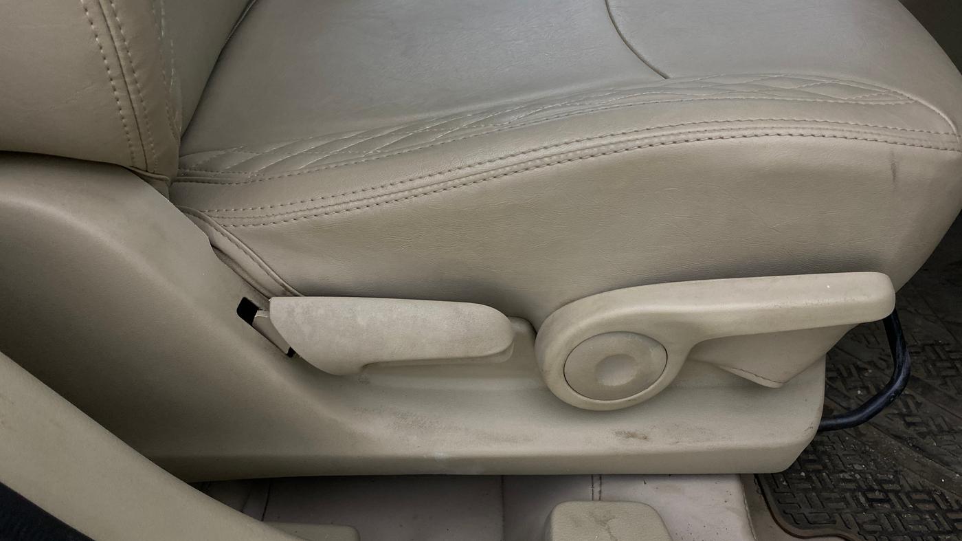2019 Maruti Ciaz DELTA 1.5 SHVS MT PETROL, Petrol, Manual, 38,535 km, Driver Side Adjustment Panel