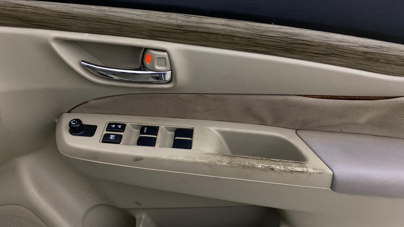 2019 Maruti Ciaz DELTA 1.5 SHVS MT PETROL, Petrol, Manual, 38,535 km, Driver Side Door Panels Control