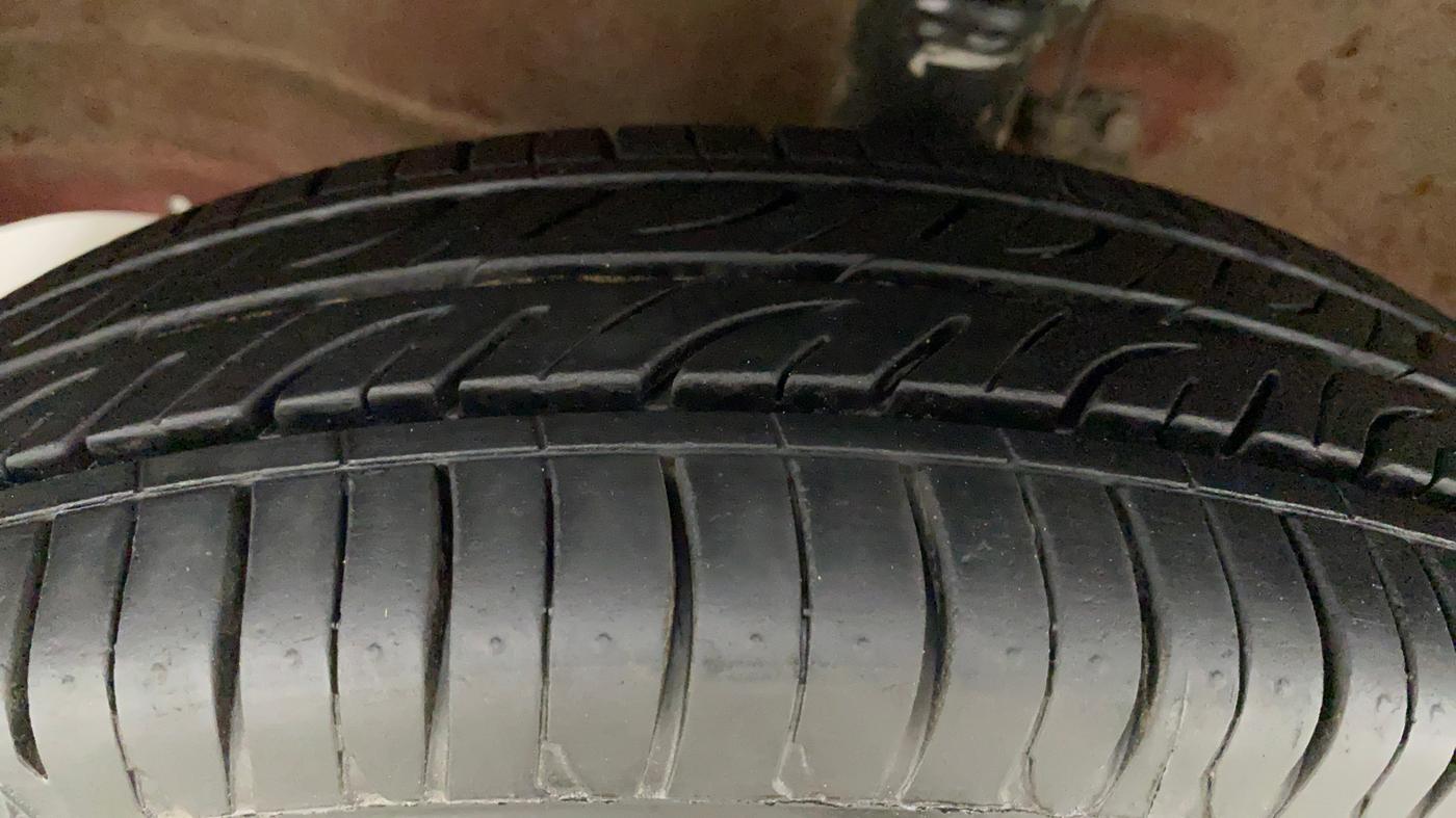 2018 Maruti Wagon R 1.0 LXI, Petrol, Manual, 35,060 km, Left Front Tyre Tread