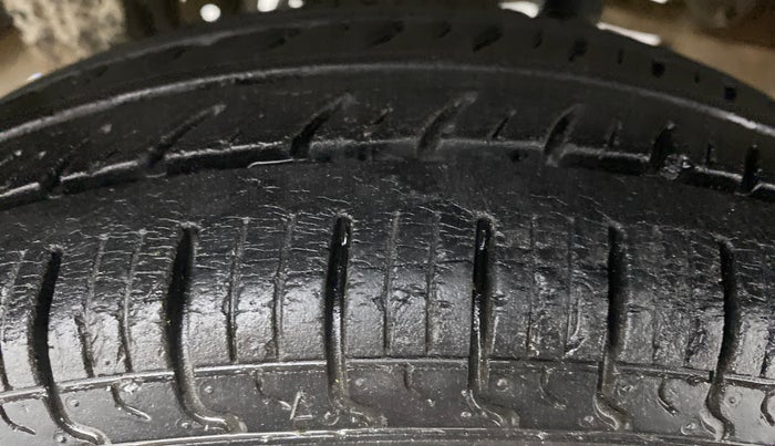 2013 Maruti Alto 800 LXI CNG, CNG, Manual, 97,490 km, Right Rear Tyre Tread