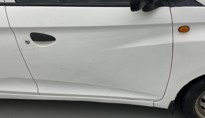 2018 Hyundai Eon ERA +, CNG, Manual, 78,450 km, Driver-side door - Minor scratches