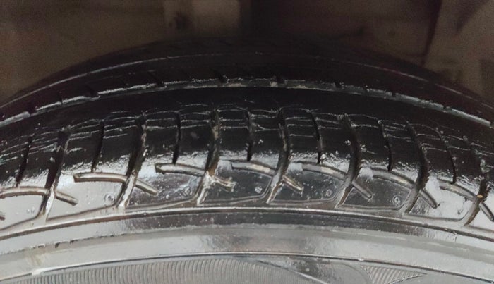 2016 Maruti Ciaz ZXI, Petrol, Manual, 34,030 km, Right Front Tyre Tread