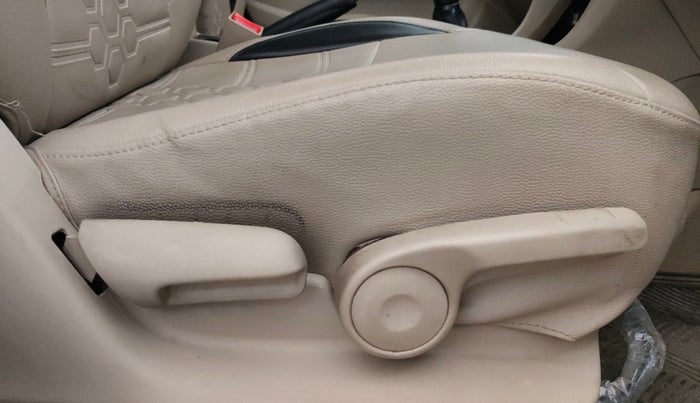 2016 Maruti Ciaz ZXI, Petrol, Manual, 34,030 km, Driver Side Adjustment Panel