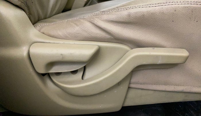 2015 Honda Amaze 1.2L I-VTEC SX, Petrol, Manual, 74,538 km, Driver Side Adjustment Panel