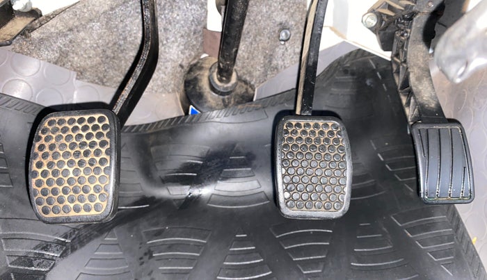 2019 Maruti Eeco 7 STR, Petrol, Manual, 36,142 km, Pedals