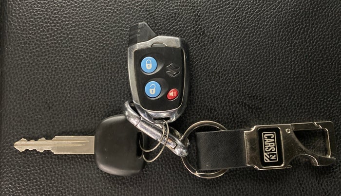 2019 Maruti Eeco 7 STR, Petrol, Manual, 36,142 km, Key Close Up