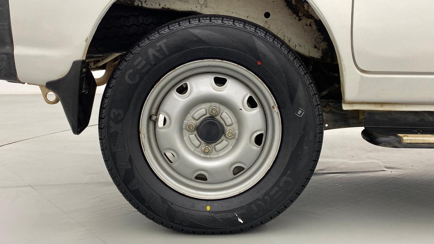 2019 Maruti Eeco 7 STR, Petrol, Manual, 36,142 km, Right Rear Wheel