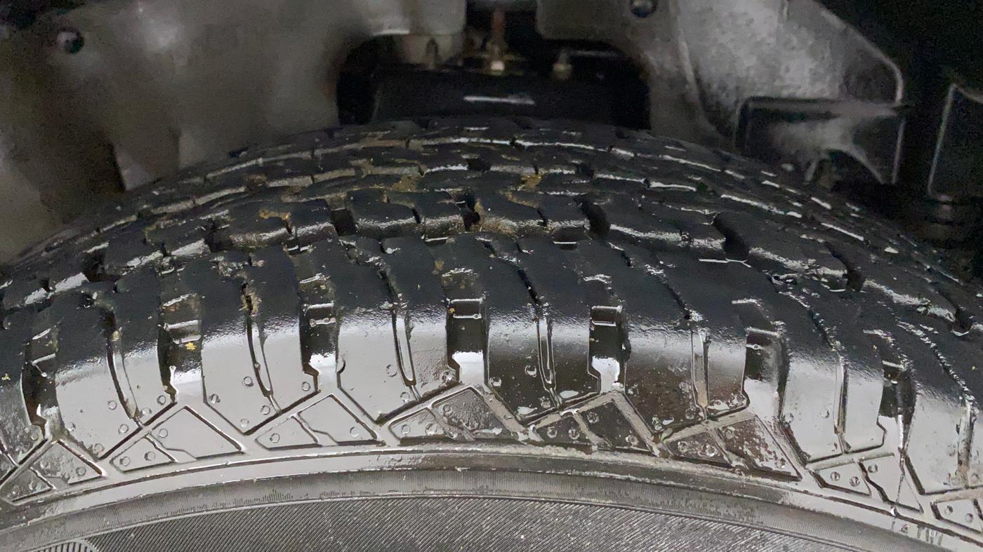 2021 Mahindra Thar LX PETROL HT 4WD AT, Petrol, Automatic, 18,189 km, Right Front Tyre Tread