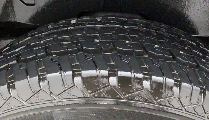 2021 Mahindra Thar LX PETROL HT 4WD AT, Petrol, Automatic, 18,189 km, Left Rear Tyre Tread