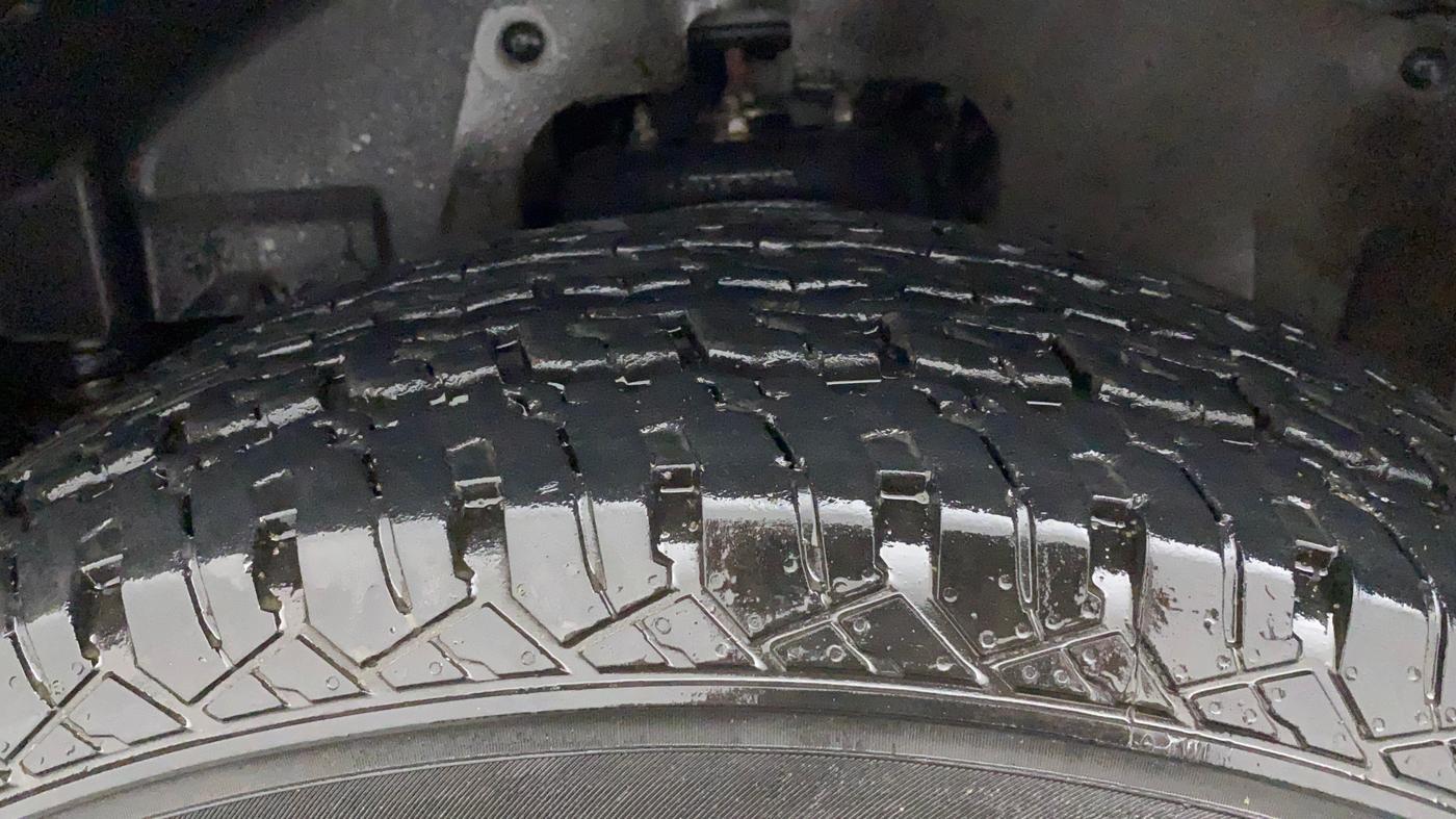 2021 Mahindra Thar LX PETROL HT 4WD AT, Petrol, Automatic, 18,189 km, Left Front Tyre Tread