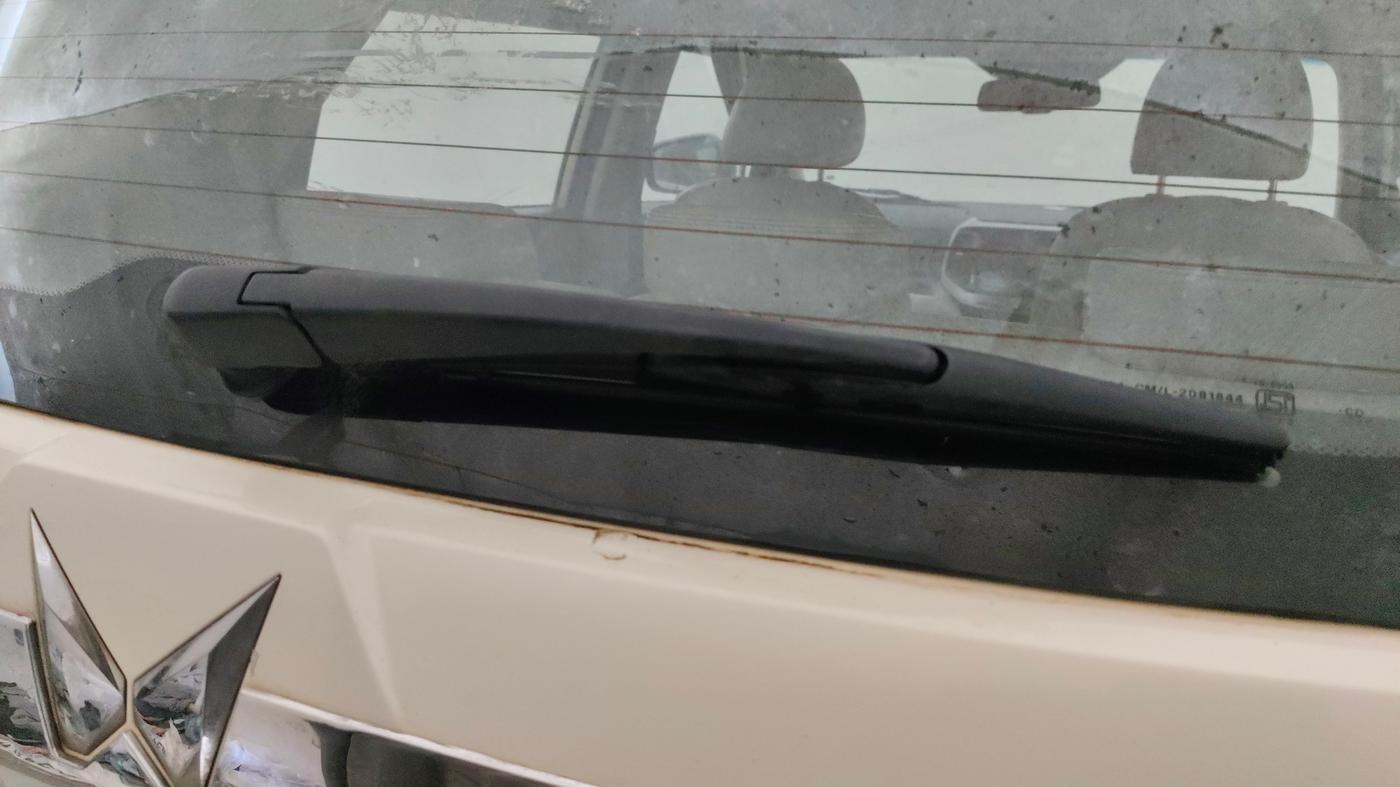 2024 Mahindra XUV300 W8 1.2 (O) TGDI DUAL TONE, Petrol, Manual, 43,230 km, Rear Wiper
