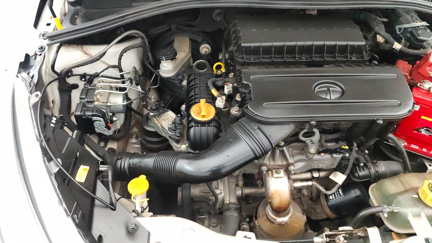 2022 Tata Tiago XZ PLUS CNG, CNG, Manual, 54,248 km, Engine View - Right