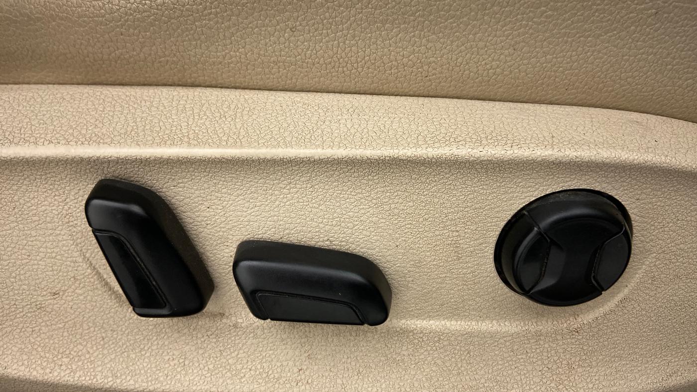 2015 Volkswagen Jetta HIGHLINE TDI AT, Diesel, Automatic, 97,503 km, Driver Side Adjustment Panel