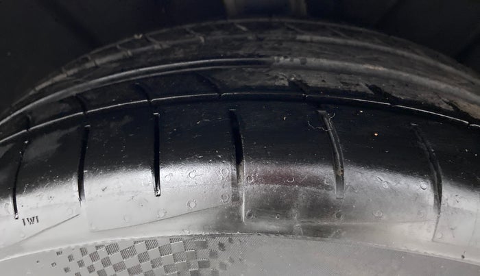 2015 Volkswagen Jetta HIGHLINE TDI AT, Diesel, Automatic, 97,503 km, Left Rear Tyre Tread
