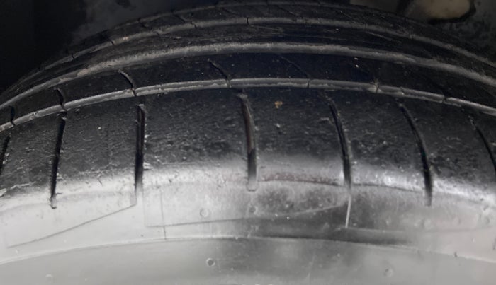 2015 Volkswagen Jetta HIGHLINE TDI AT, Diesel, Automatic, 97,503 km, Left Front Tyre Tread