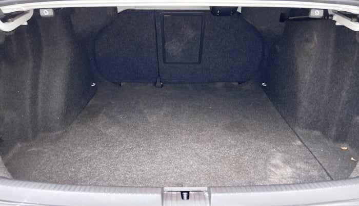 2015 Volkswagen Jetta HIGHLINE TDI AT, Diesel, Automatic, 97,503 km, Boot Inside View