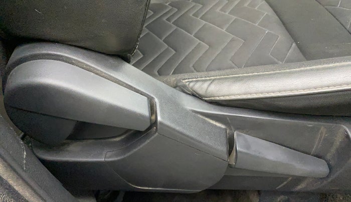 2021 Nissan MAGNITE XV PREMIUM DUAL TONE, Petrol, Manual, 43,055 km, Driver Side Adjustment Panel
