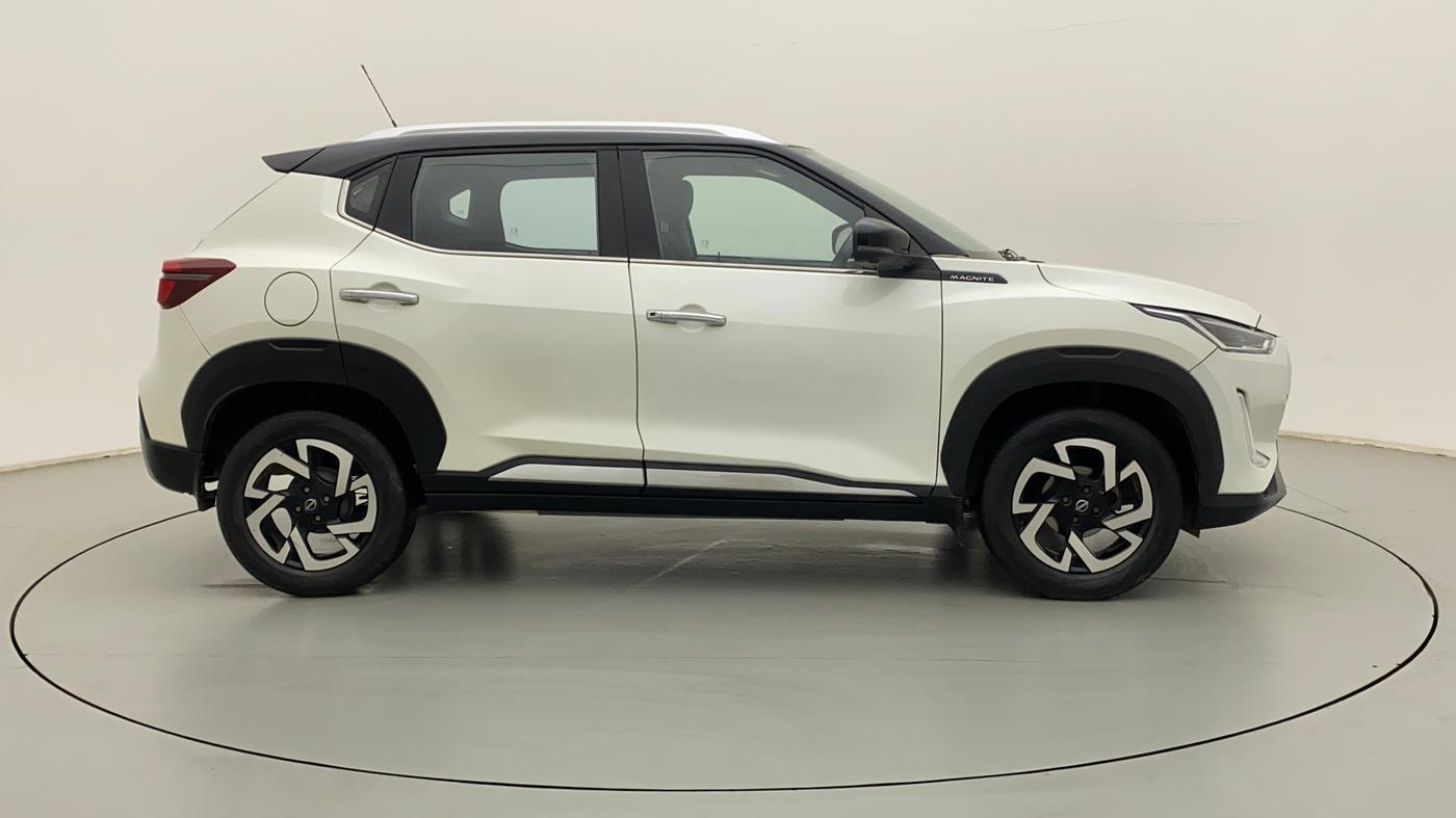 2021 Nissan MAGNITE XV PREMIUM DUAL TONE, Petrol, Manual, 43,055 km, Right Side View