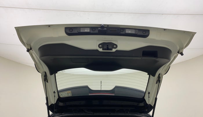 2021 Nissan MAGNITE XV PREMIUM DUAL TONE, Petrol, Manual, 43,055 km, Boot Door Open