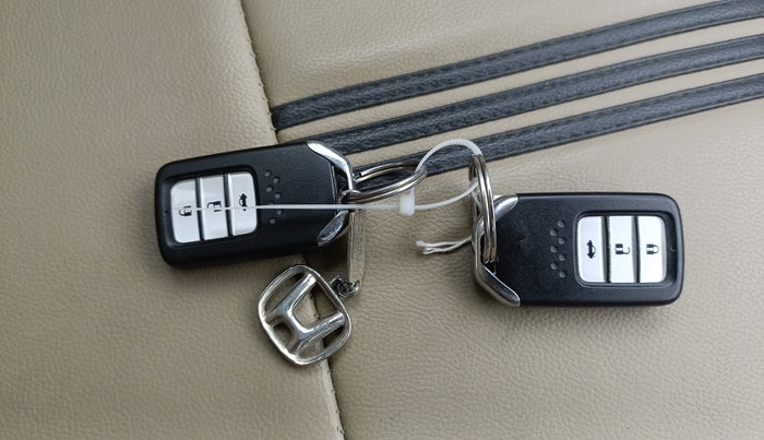 2017 Honda City 1.5L I-VTEC V MT, Petrol, Manual, 32,701 km, Key Close Up