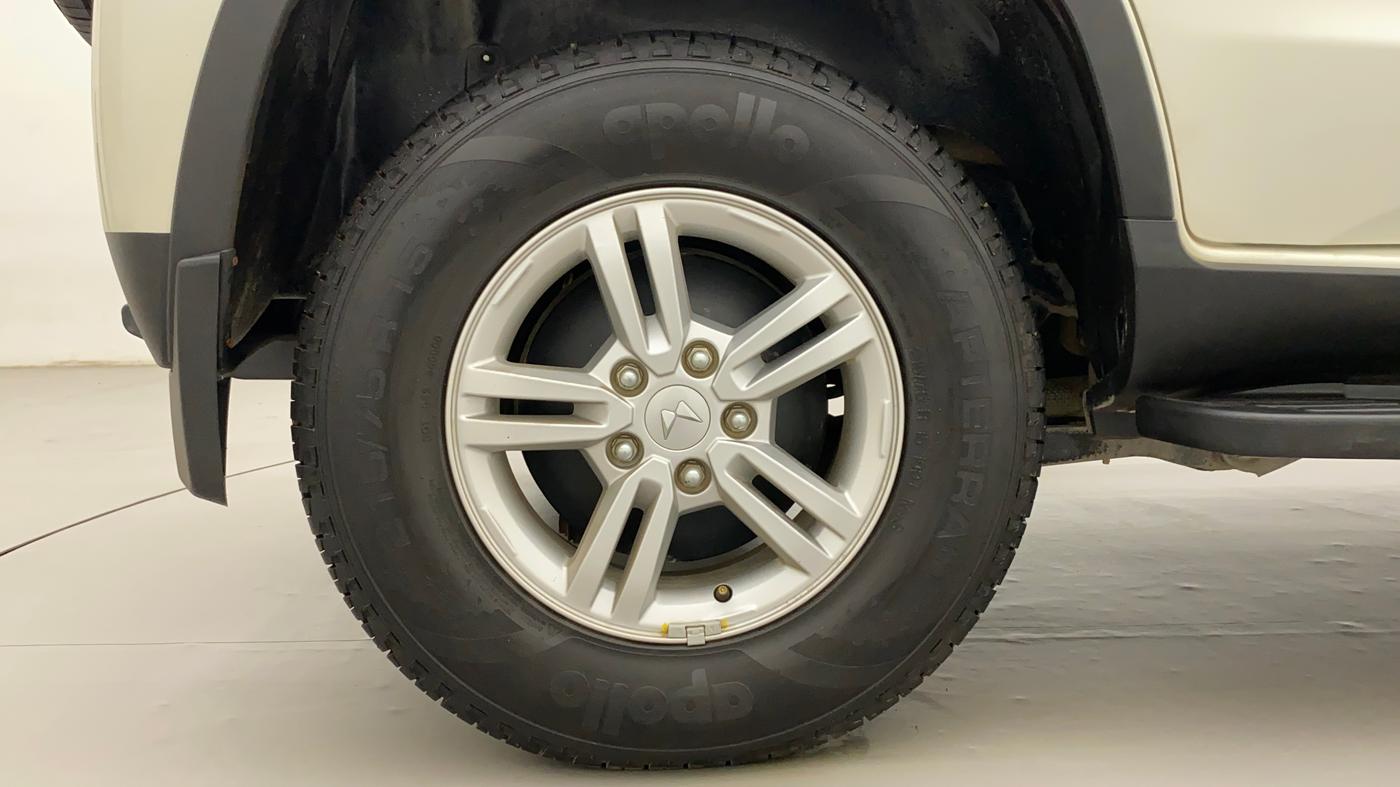2023 Mahindra BOLERO NEO N10 R, Diesel, Manual, 7,258 km, Right Rear Wheel