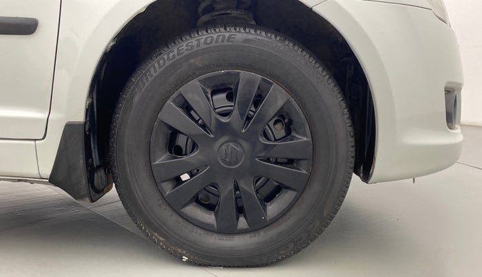 2011 Maruti Swift VXI D, Petrol, Manual, 88,298 km, Right Front Wheel