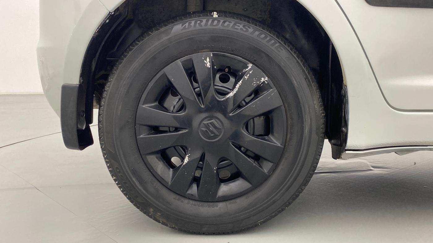 2011 Maruti Swift VXI D, Petrol, Manual, 88,298 km, Right Rear Wheel
