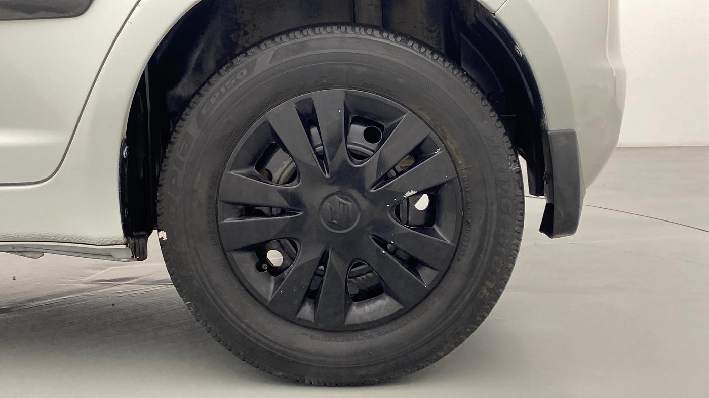 2011 Maruti Swift VXI D, Petrol, Manual, 88,298 km, Left Rear Wheel