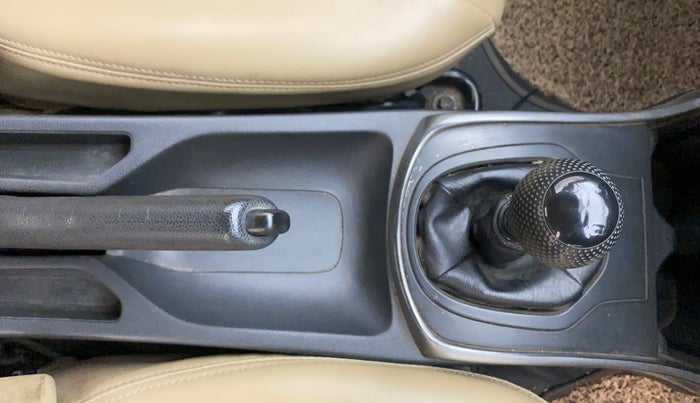 2014 Honda City 1.5L I-VTEC S MT, Petrol, Manual, 1,27,416 km, Gear Lever