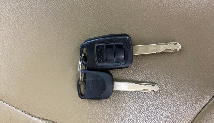 2014 Honda City 1.5L I-VTEC S MT, Petrol, Manual, 1,27,416 km, Key Close Up