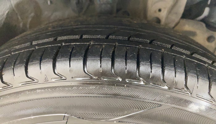 2014 Honda City 1.5L I-VTEC S MT, Petrol, Manual, 1,27,416 km, Right Front Tyre Tread