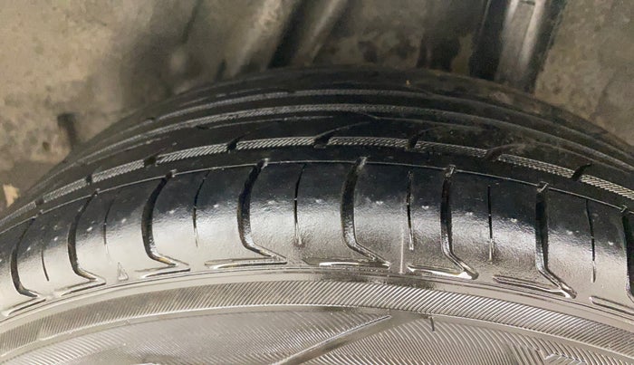 2014 Honda City 1.5L I-VTEC S MT, Petrol, Manual, 1,27,416 km, Left Rear Tyre Tread