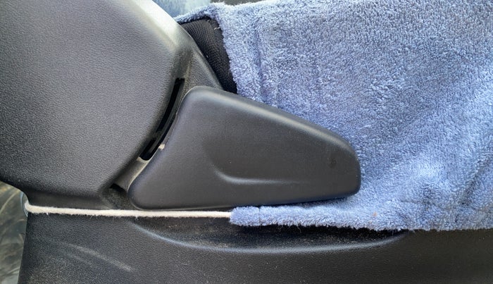 2021 Datsun Redi Go T(O), Petrol, Manual, 90,667 km, Driver Side Adjustment Panel