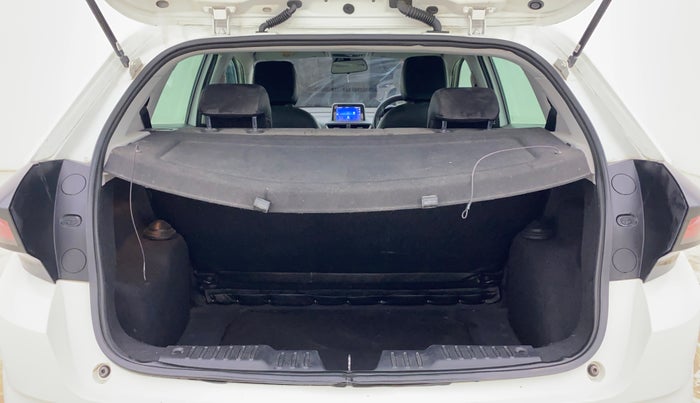 2020 Tata ALTROZ XZ DIESEL, Diesel, Manual, 1,43,911 km, Boot Inside