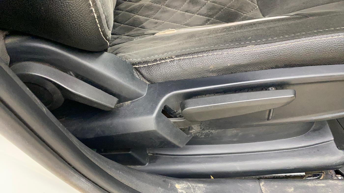 2020 Tata ALTROZ XZ DIESEL, Diesel, Manual, 1,43,911 km, Driver Side Adjustment Panel