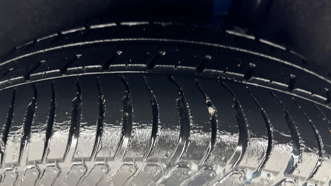 2015 Ford Ecosport TITANIUM 1.5L PETROL AT, Petrol, Automatic, 1,04,327 km, Left Rear Tyre Tread