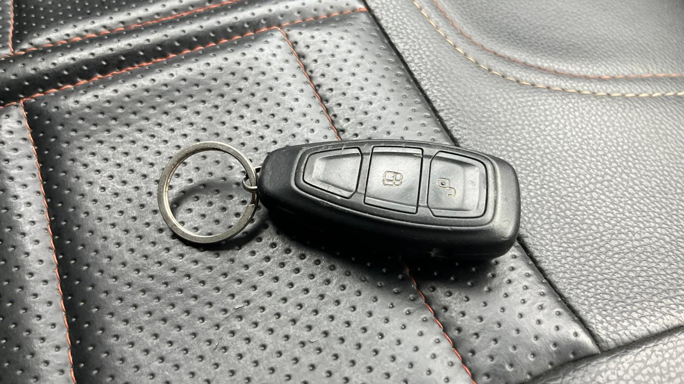 2015 Ford Ecosport TITANIUM 1.5L PETROL AT, Petrol, Automatic, 1,04,327 km, Key Close Up