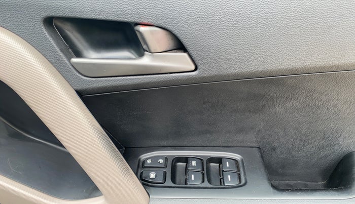 2017 Hyundai Creta SX PLUS 1.6 PETROL, Petrol, Manual, 99,932 km, Driver Side Door Panels Control