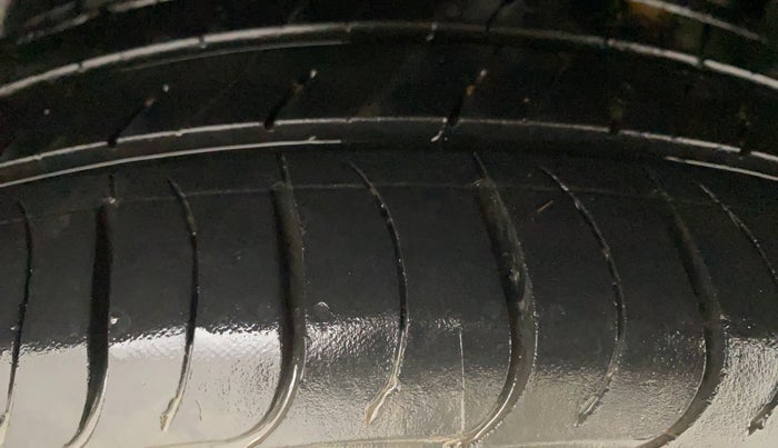 2017 Hyundai Creta SX PLUS 1.6 PETROL, Petrol, Manual, 99,932 km, Left Rear Tyre Tread