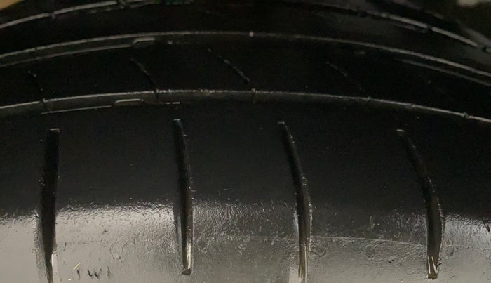 2017 Hyundai Creta SX PLUS 1.6 PETROL, Petrol, Manual, 99,932 km, Right Rear Tyre Tread