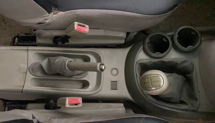 2014 Mahindra Quanto C4, Diesel, Manual, 47,232 km, Gear Lever