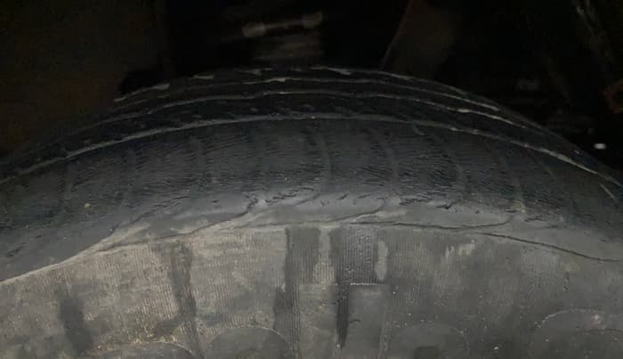2014 Mahindra Quanto C4, Diesel, Manual, 47,232 km, Left Front Tyre Tread